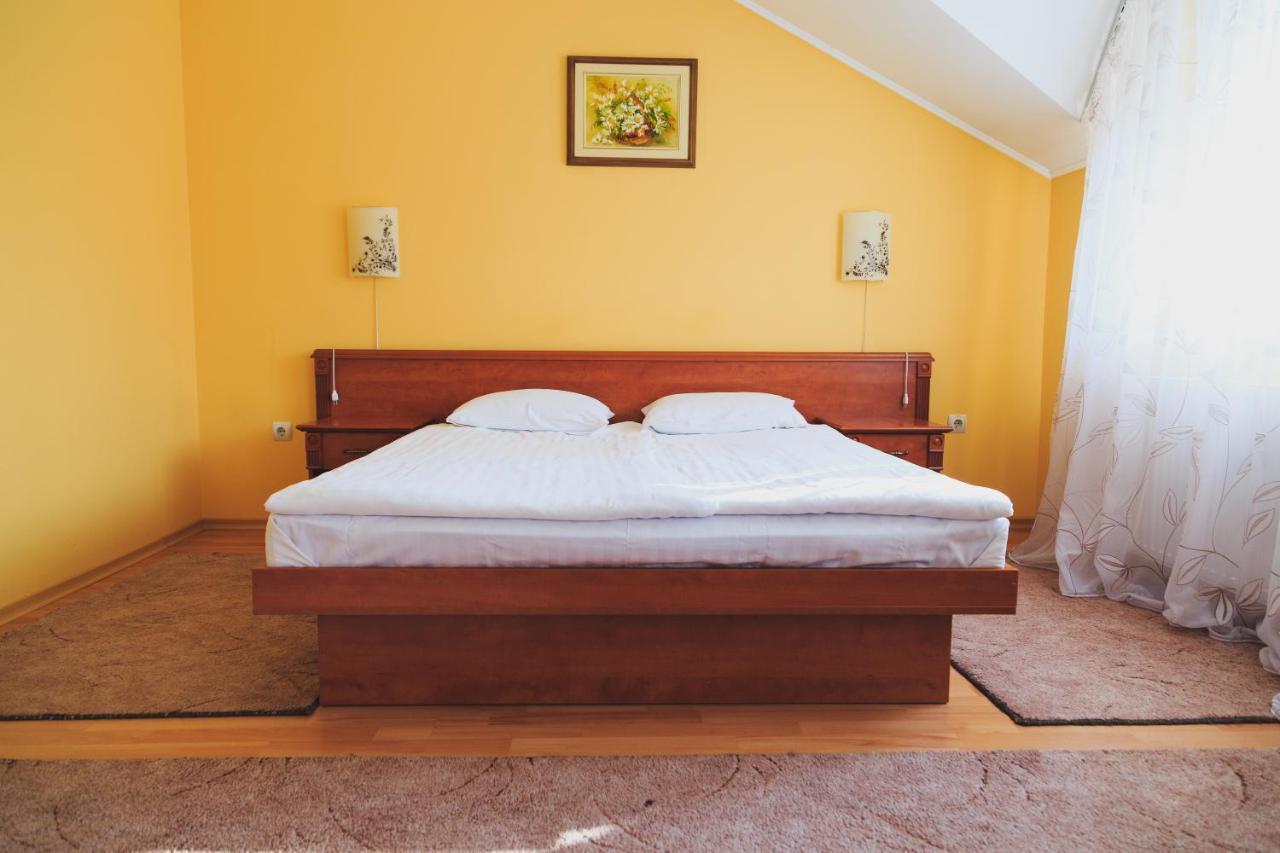 Europe Hotell Uzjhorod Eksteriør bilde