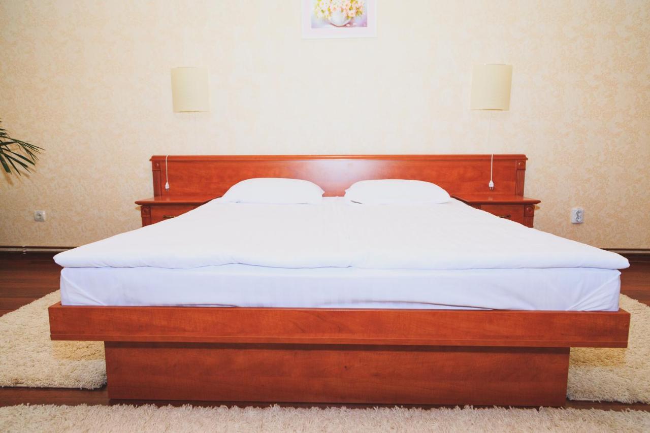 Europe Hotell Uzjhorod Eksteriør bilde
